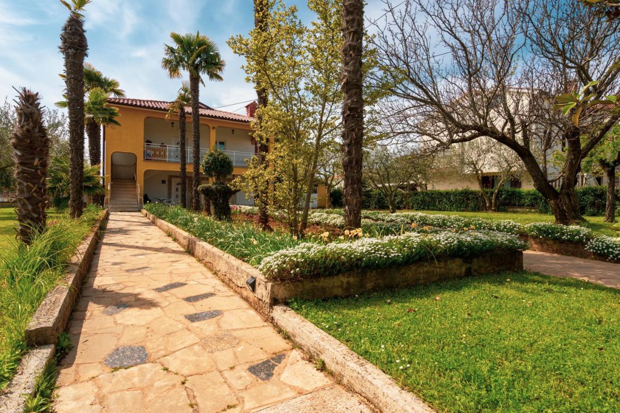 Apartment Villa Olga Porec Bagian luar foto