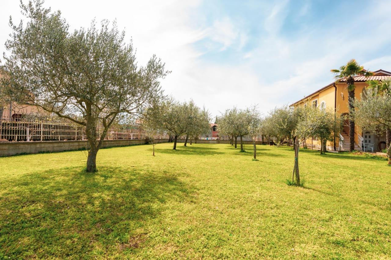 Apartment Villa Olga Porec Bagian luar foto