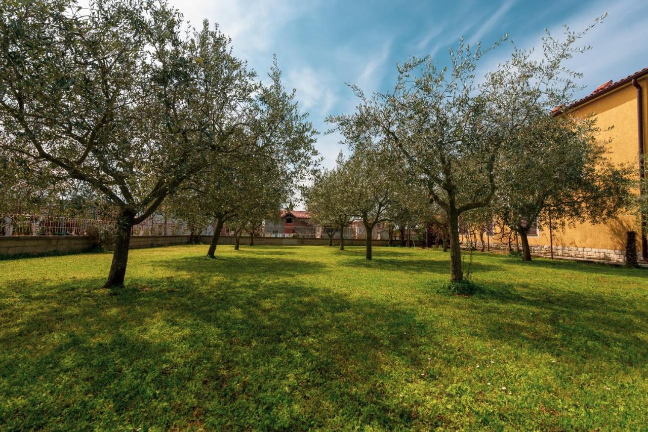 Apartment Villa Olga Porec Bagian luar foto